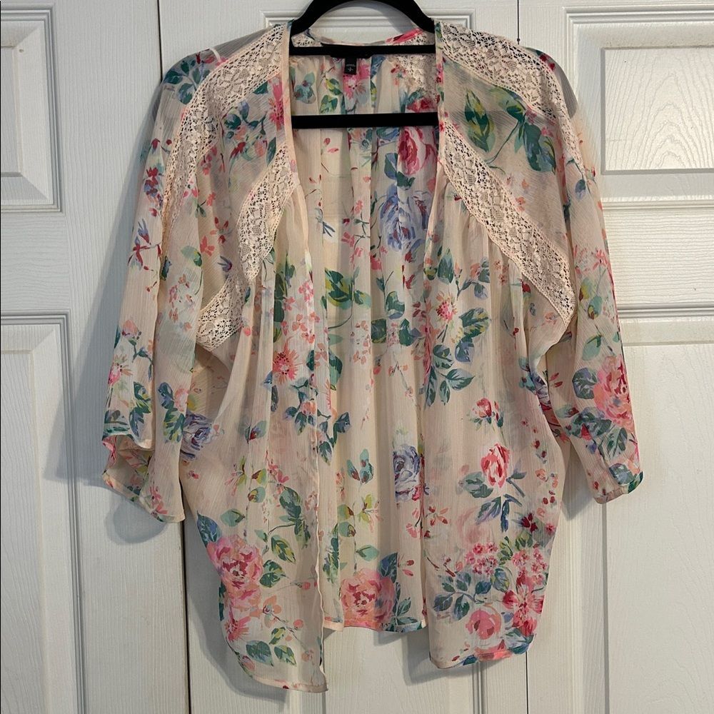 EXPRESS Floral Kimono Size Small Sheer Boho Lace Trim Open Front Boho Chic